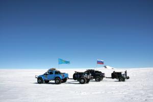 Arctic Trucks Toyota Hilux AT44 KNGS South Pole Expedition 2010 года 
